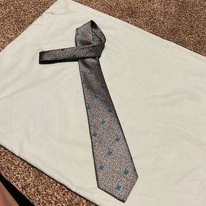 Cecil Gee 100% silk necktie.